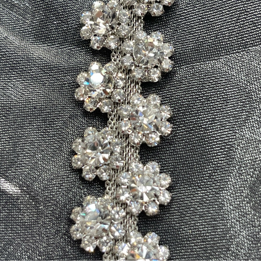 Stainless Steel Necklace Crystal Flower Choker - Picture 7 of 7